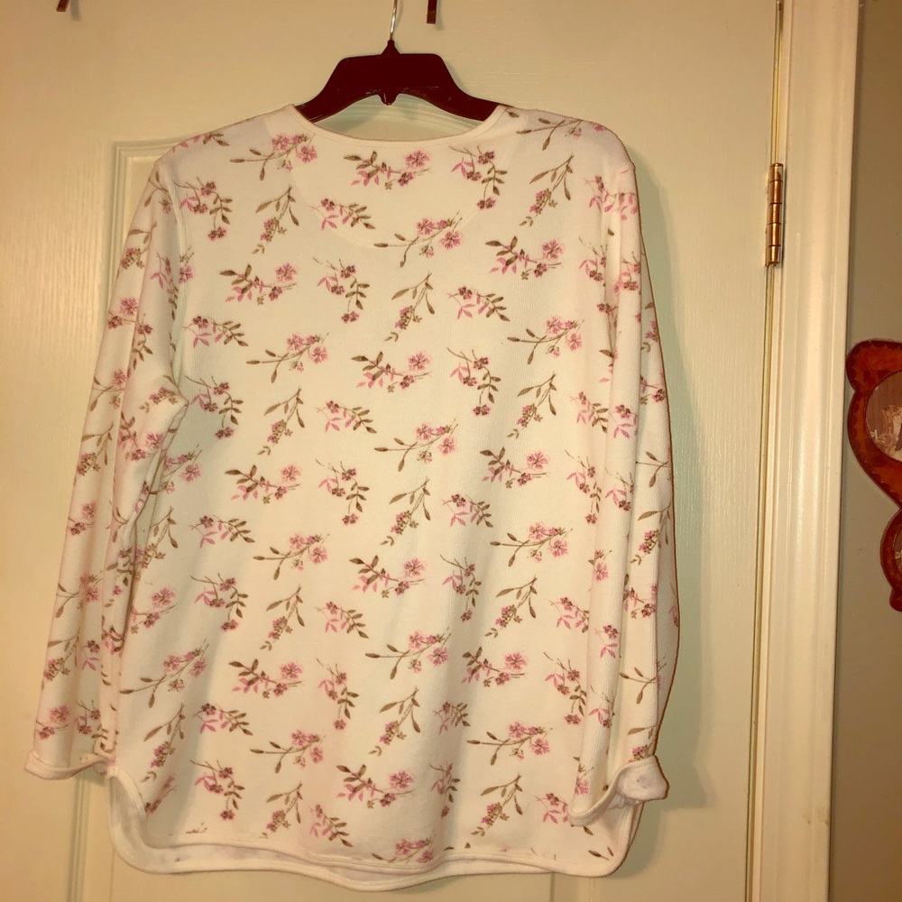 Longsleeve shirt great for winter gently wore